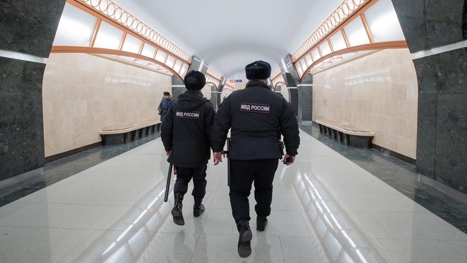    Работа полиции в метро Петербурга Автор фото: Ермохин Сергей