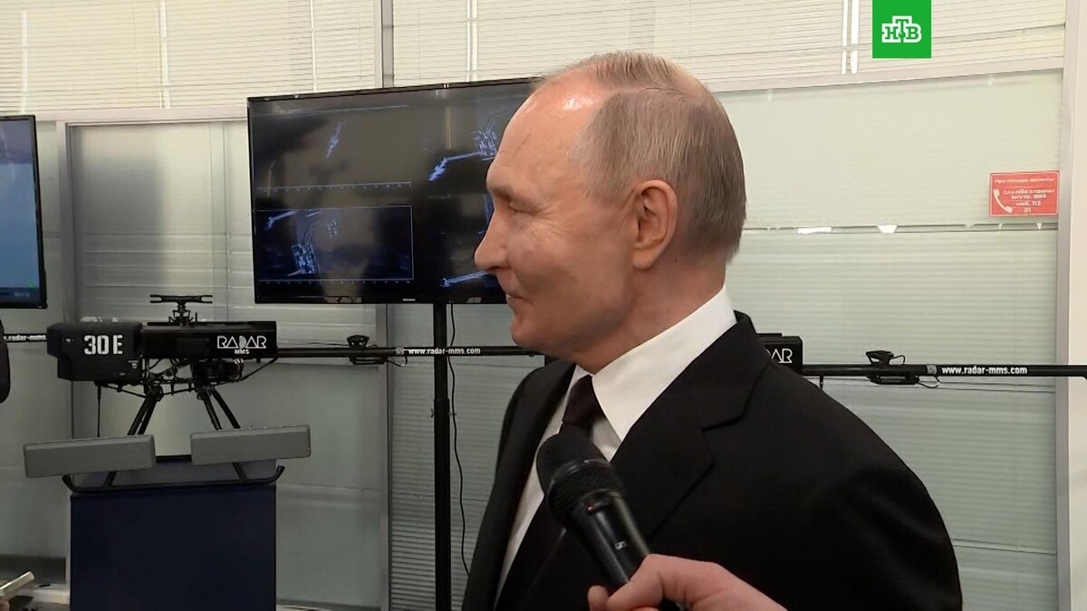    Путин шуткой ответил на оговорку журналиста о встрече с Трампом