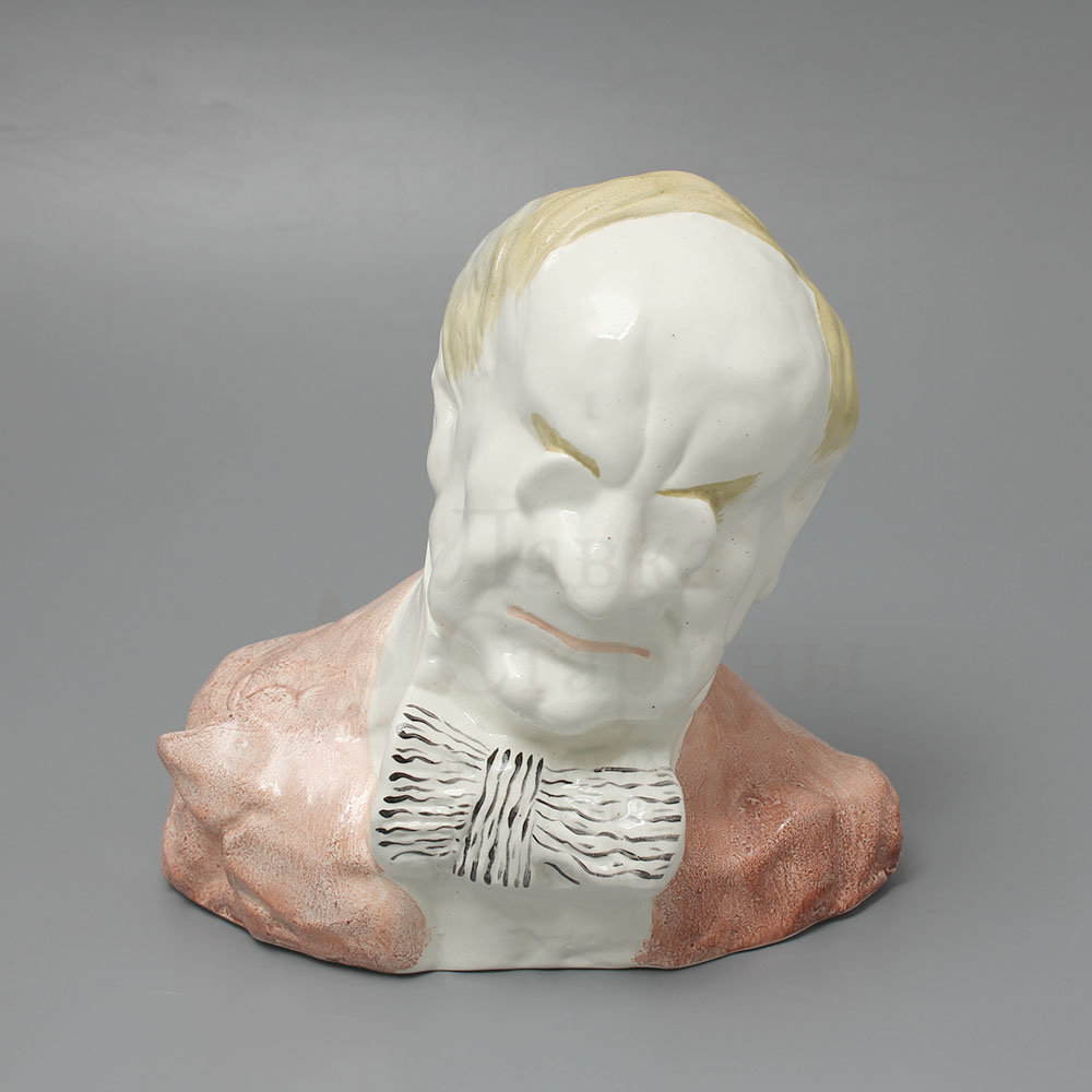 Бюст народного артиста СССР В. И. Качалова, Кукрыниксы, Кировский фаянсовый завод, 1930-е. Фото с нашего сайта dvaveka.ru 