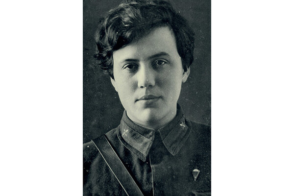    Начальник штаба 588-го ночного легко-бомбардировочного авиационного полка, лейтенант Ирина Ракобольская / Физический факультет имени М. В. Ломоносова