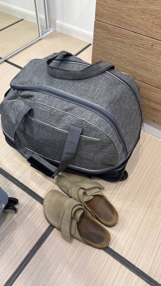 сумка для вещей вместо стильного чемодана 