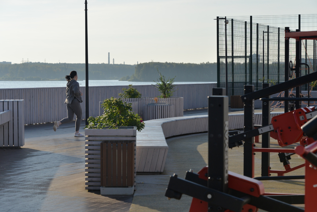 Набережная возле ЖК «Сезоны»