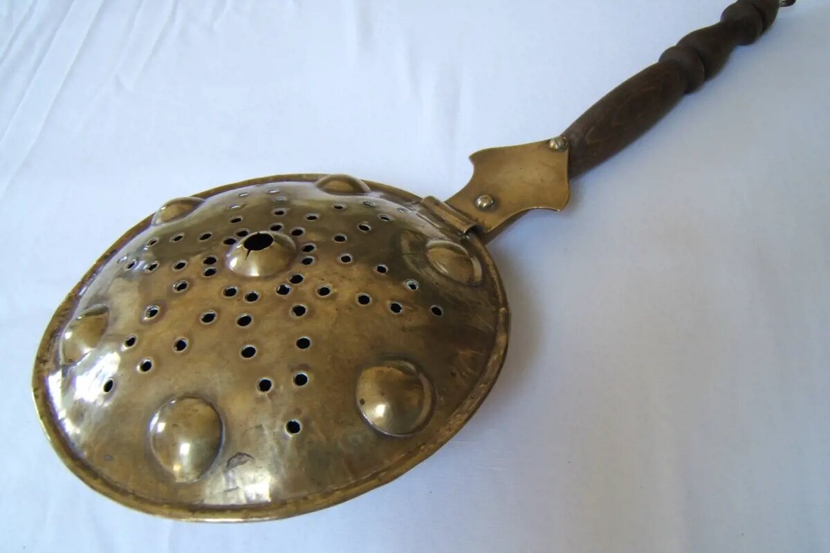 А вы угадаете, что это за таинственный предмет?