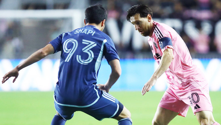    Магомед-Шапи Сулейманов и Лионель Месси в матче «Интер Майами» — «Спортинг Канзас-Сити» (3:1). 26 февраля. Форт Лодердейл. Getty Images