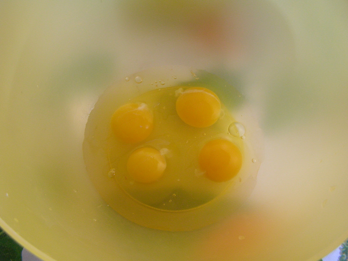 потом их надо будет взбить миксером или блендером, но без фанатизма.