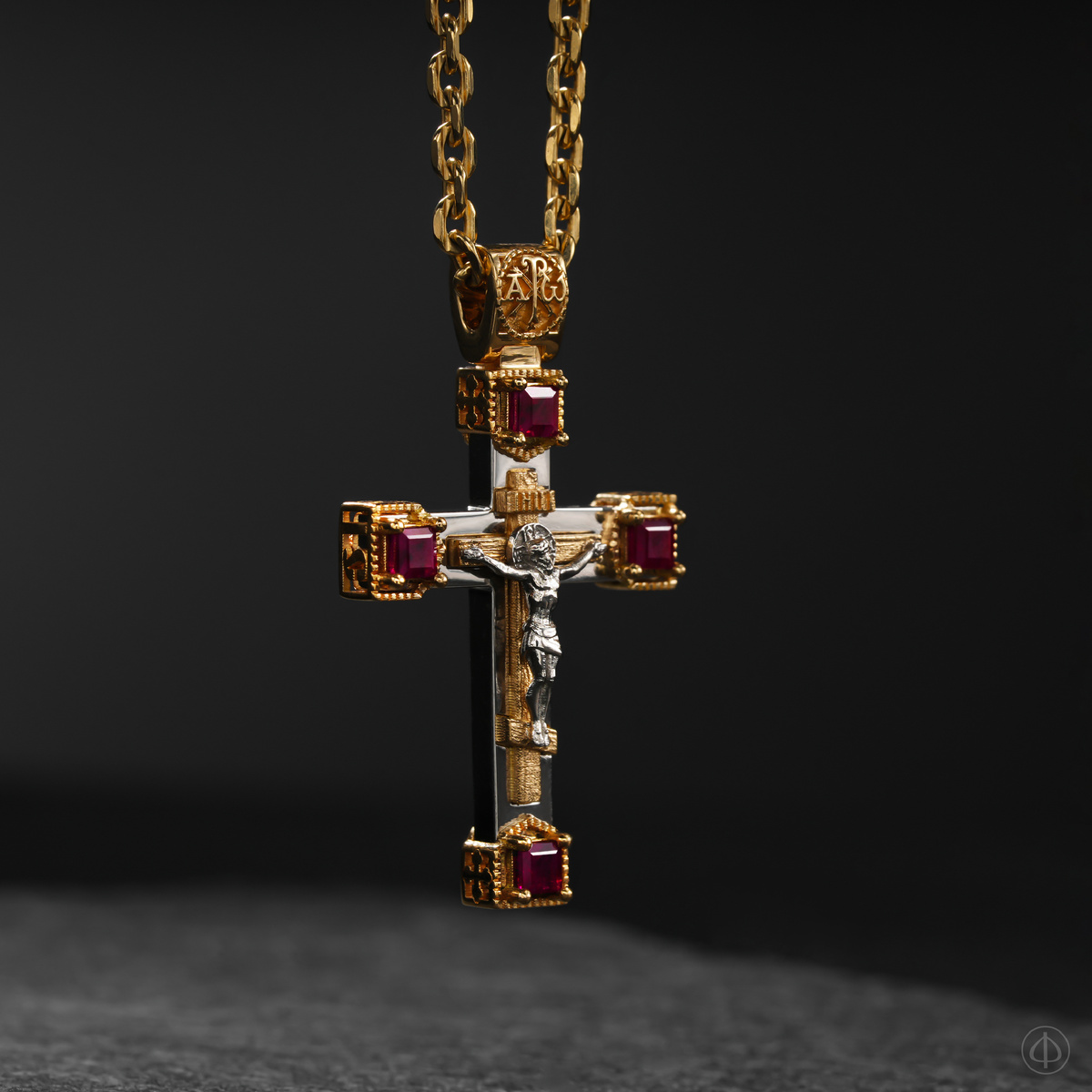 Крест из золота 750 и платины с рубинами Арт.017
