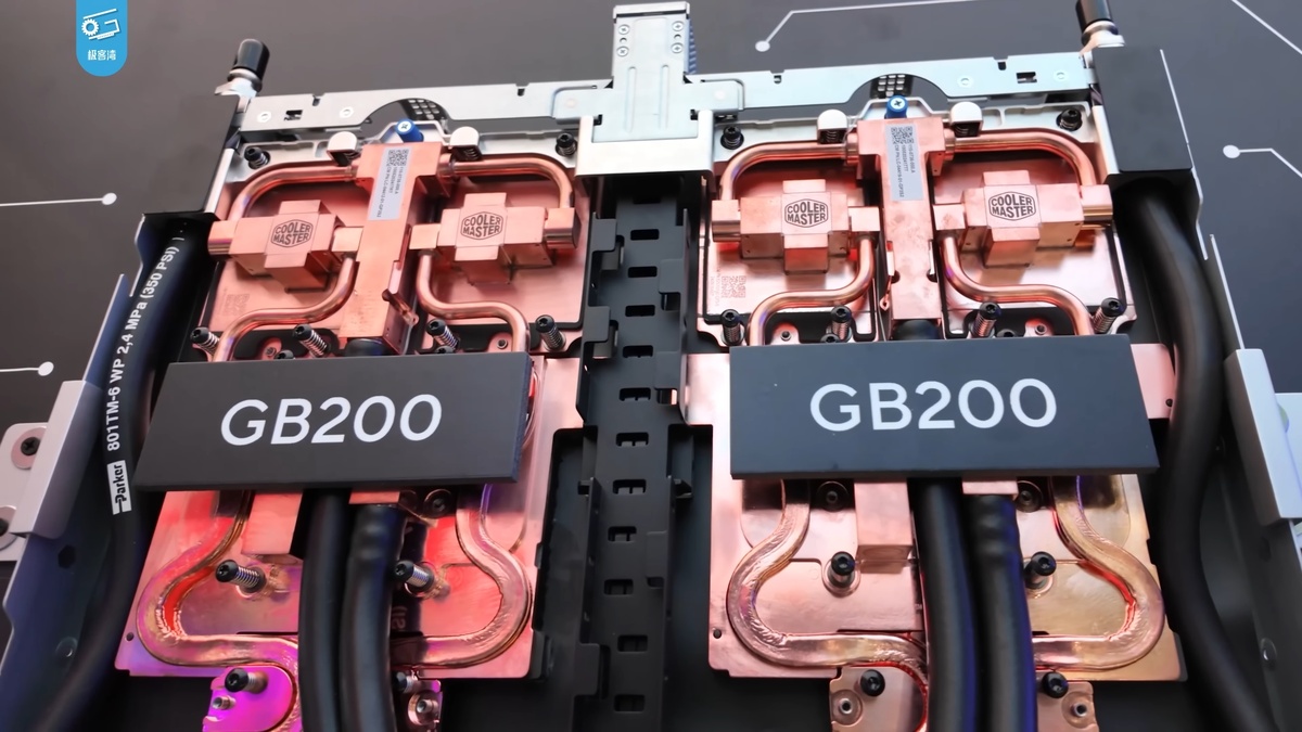 С этой стороны вид тоже красивый:  Grace Blackwell GB200 Nvidia. Изображение: Geekerwan, CC BY 3.0, commons.wikimedia.org