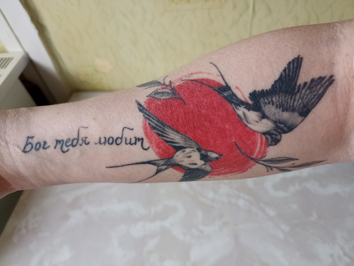 Иногда даже дурацкие решение, воплощенное в жизнь, лучше сожаления о несделанном. Об этом не жалею. В тяжкие дни смотрю и вспоминаю, что было куда хуже