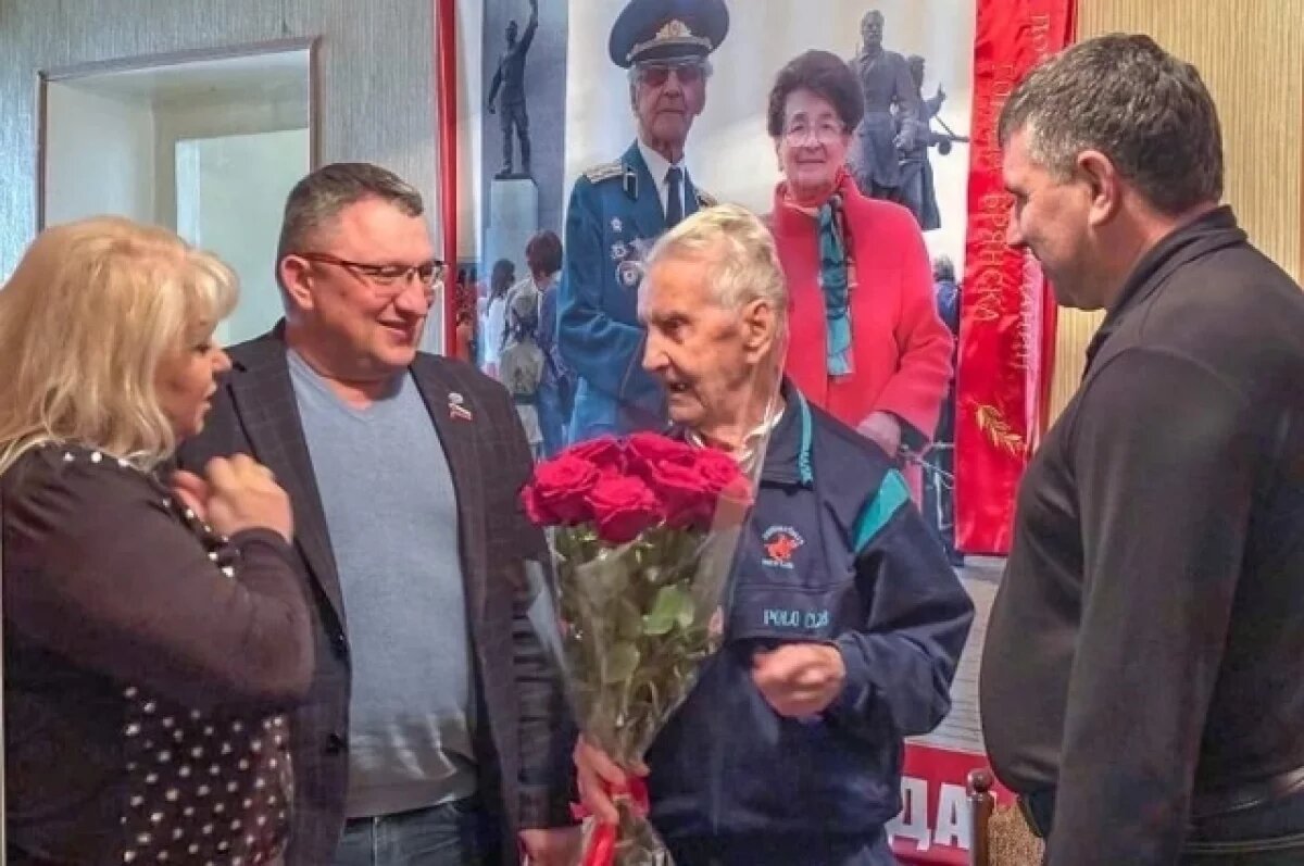    Депутат Игорь Болунёв поздравил брянских ветеранов