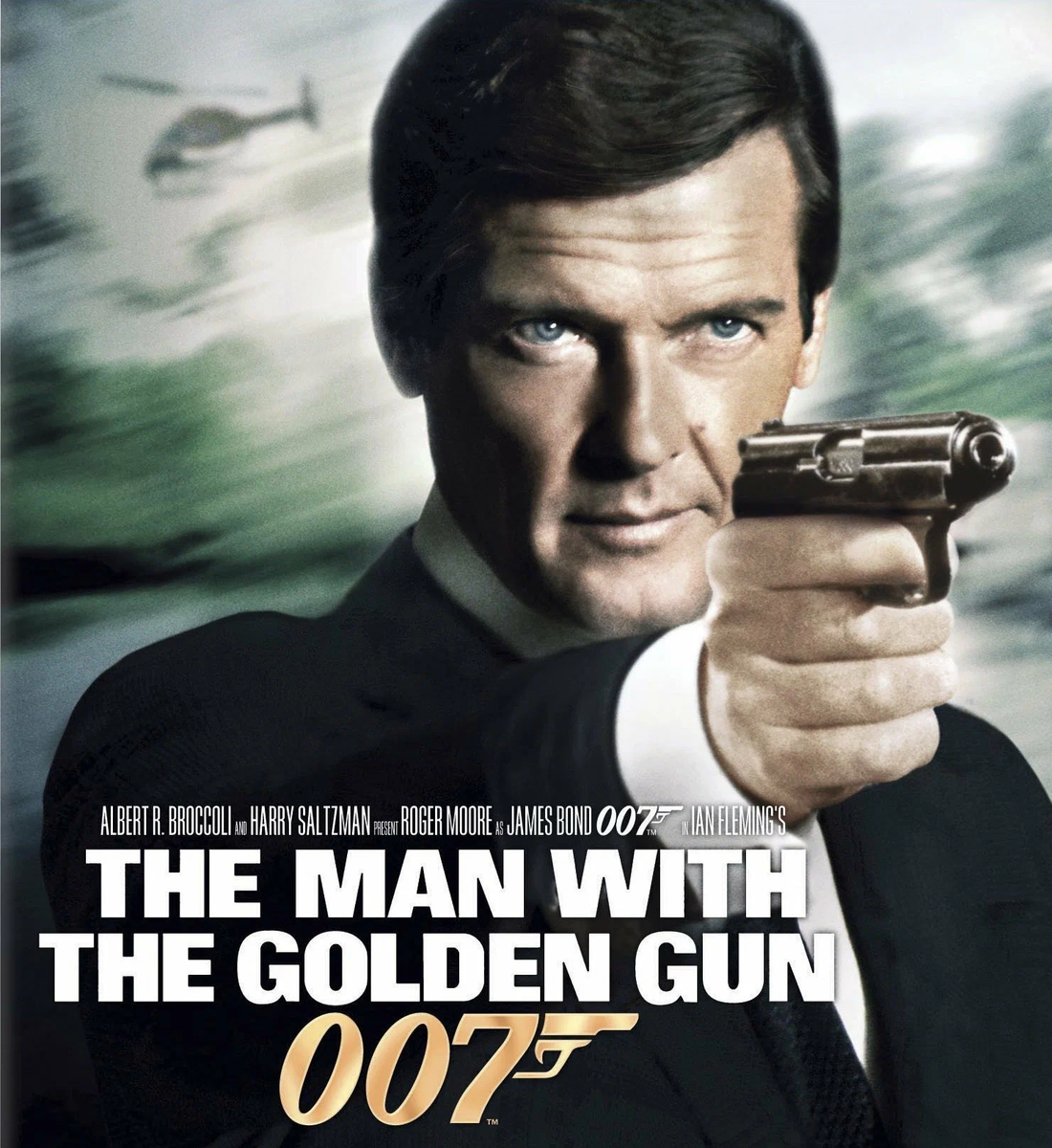 такое впечатление, что с рукой у Бонда что-то не то