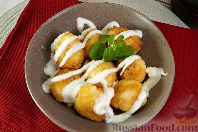 творог, панировочные сухари, яйца, мука, крупа манная, сметана, соль, масло сливочное