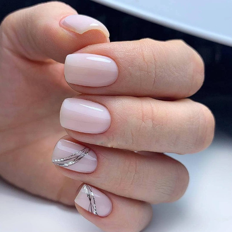 Маникюр 2025. Нежный маникюр