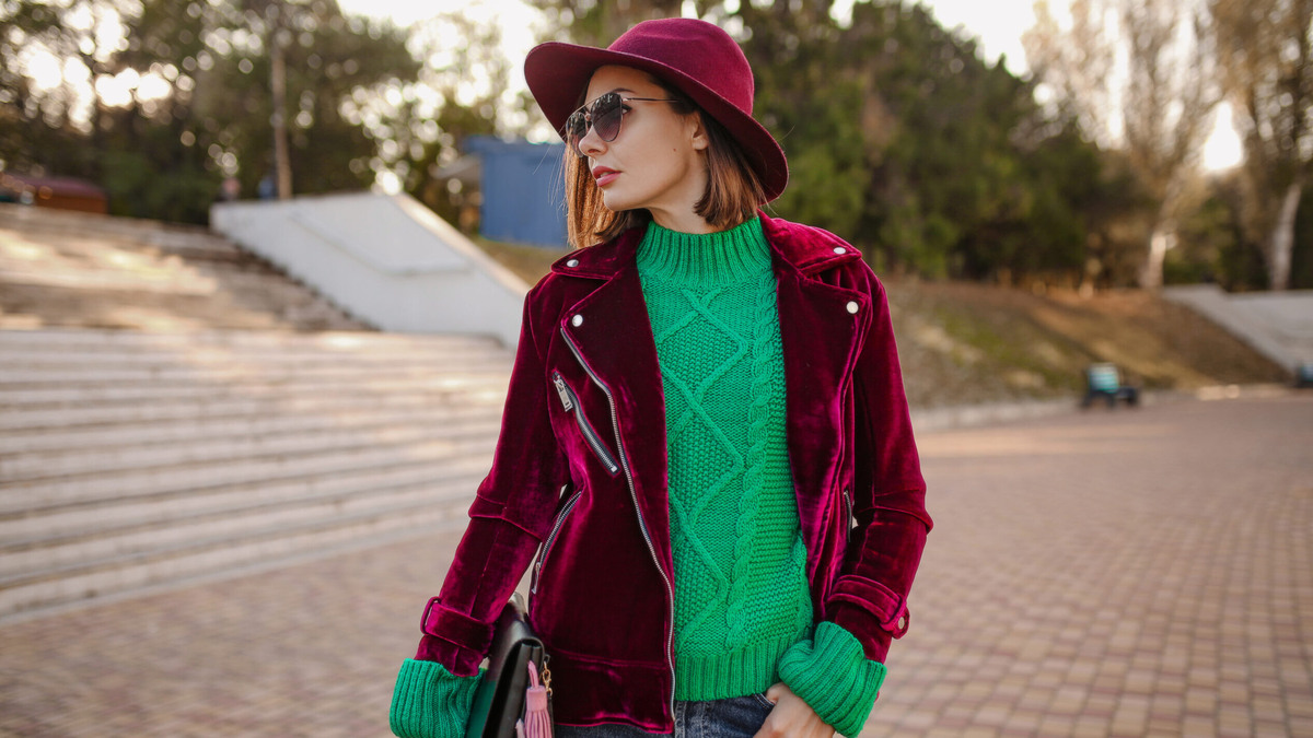    В этом сезоне не стоит избегать и ярких оттенков. Фото: Freepik