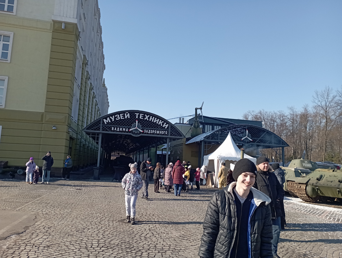 Гуляем по территории 