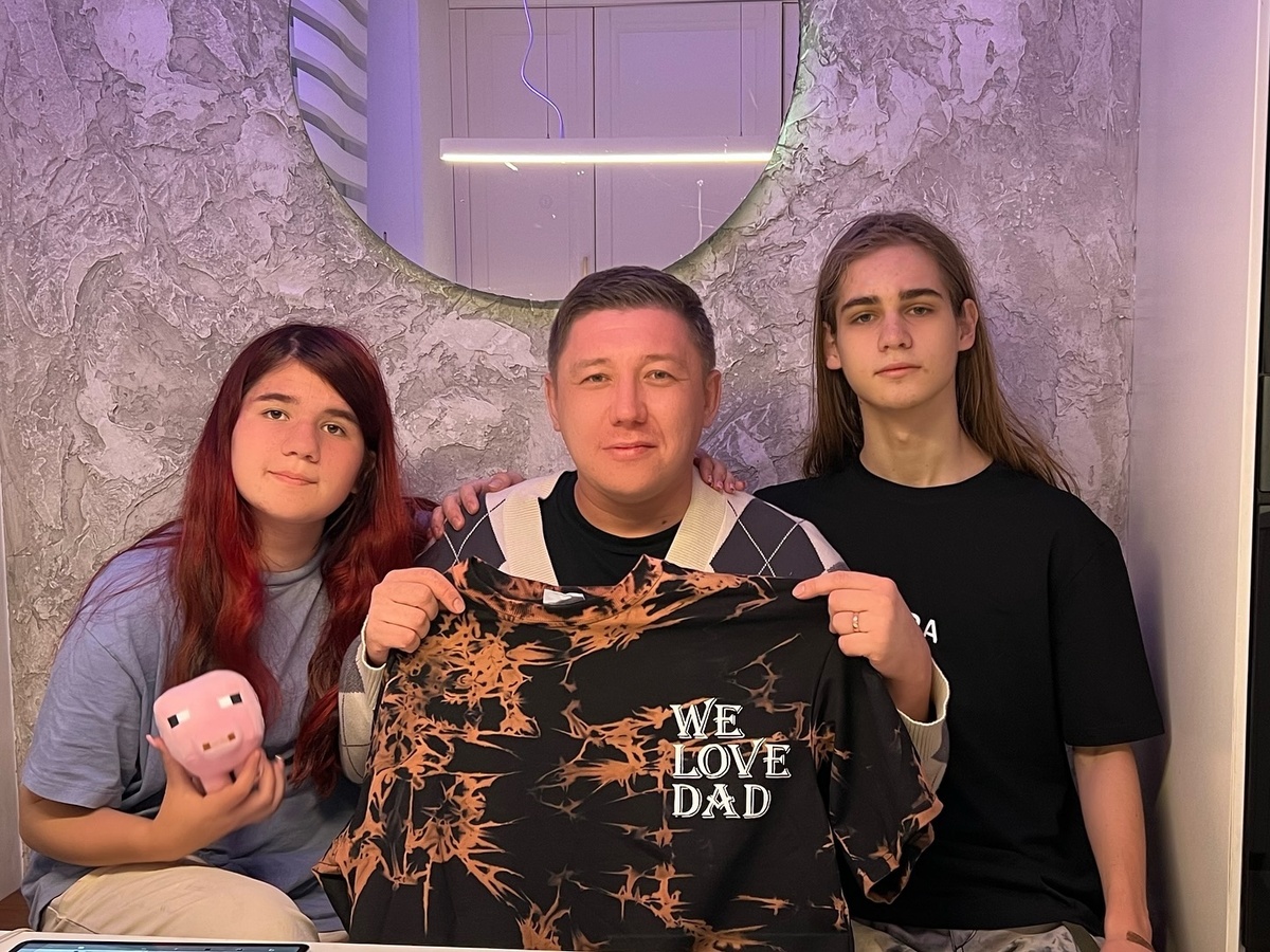    Степан Ледков с дочерью Адрианой и сыном ДанииломСоцсети Степана Ледкова