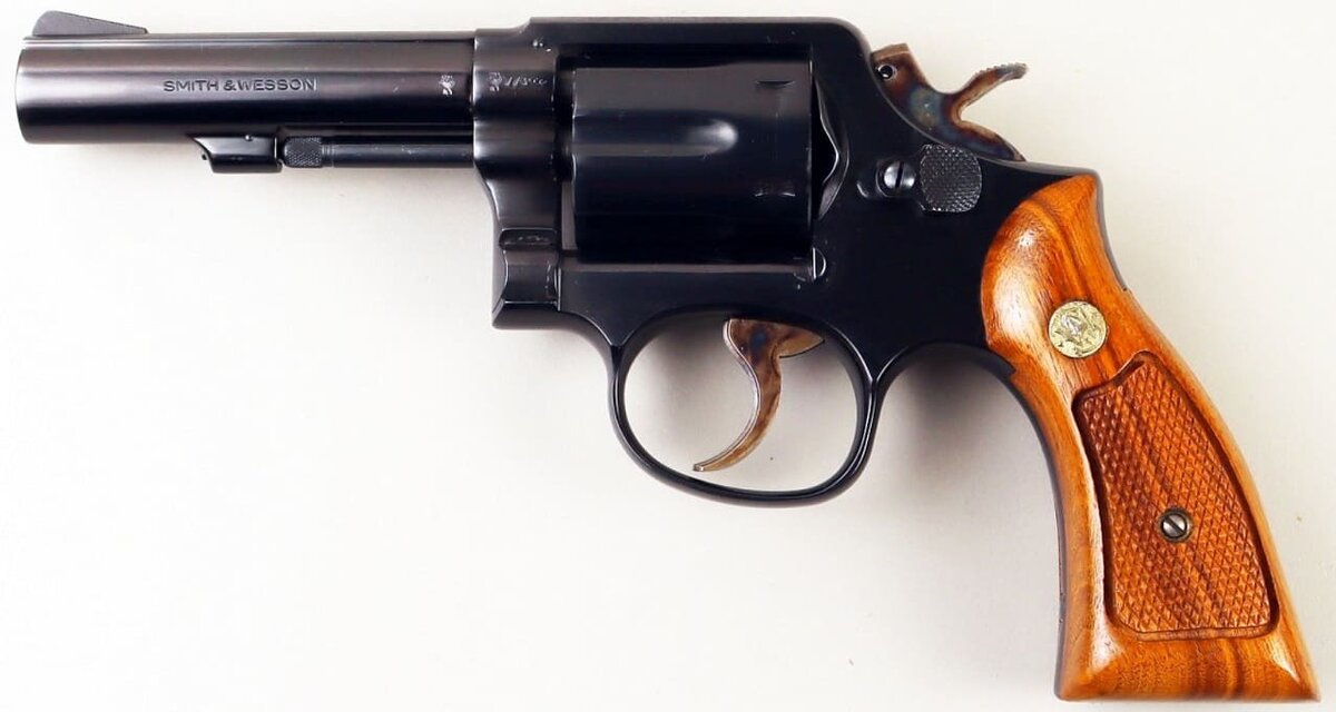 Револьвер SW Model 13-1 со стволом длиной 4 дюйма (1977 год). Вид слева.