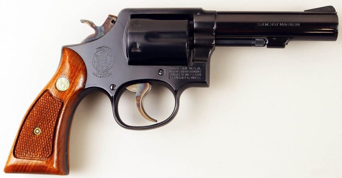 Револьвер SW Model 13-1 со стволом длиной 4 дюйма (1977 год). Вид справа.