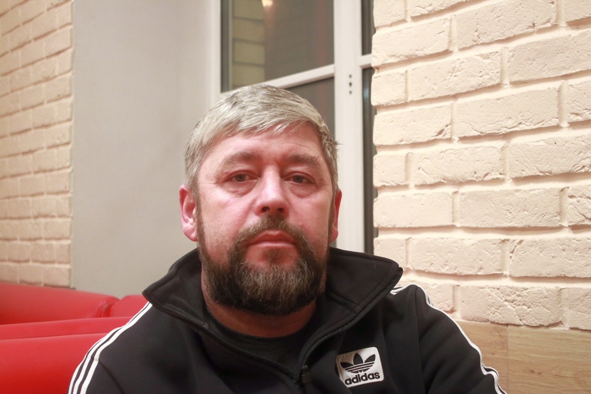 Ветеран СВО из Перми уже почти два года занимается гуманитарной помощью вместе с женой.  Фото: Максим Артамонов