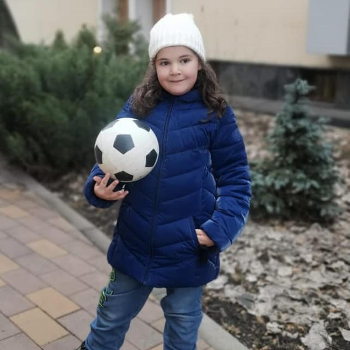    Старшая дочка пары — Этель Социальные сети