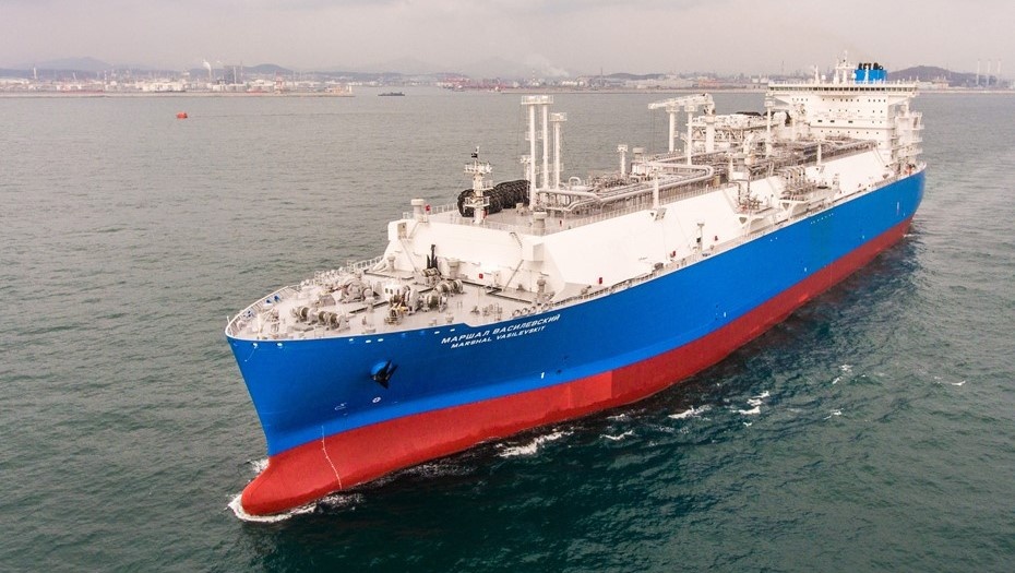    Плавучая регазификационная установка (ПРГУ) "Маршал Василевский". Автор фото: "Газпром"