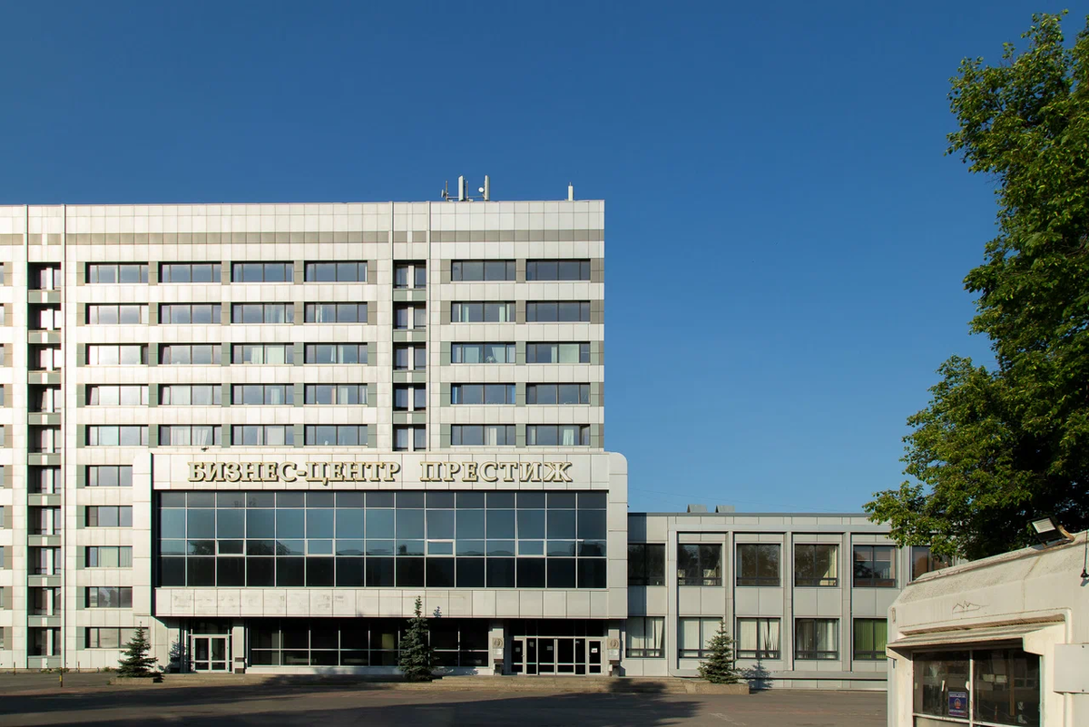 Автосалон Кристалл Авто (Kristall avto) в здании БЦ Престиж на Московском шоссе