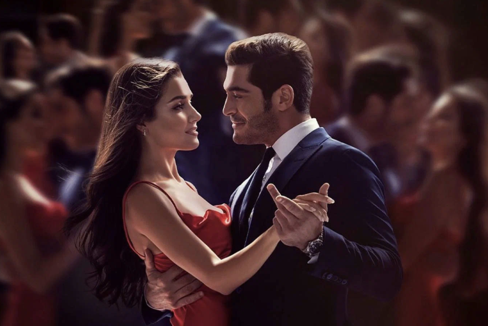 Постер к сериалу «Совершенно другой»