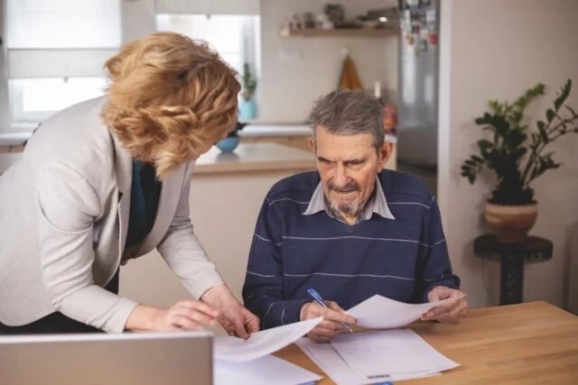    Как узнать, кто владеет квартирой или земельным участком?