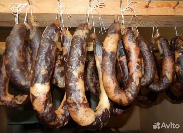 Процесс вяления конской колбасы в домашних условиях