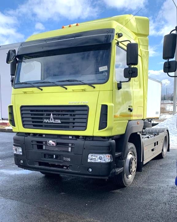 Один из МАЗов в автопарке «ДЛогистик»