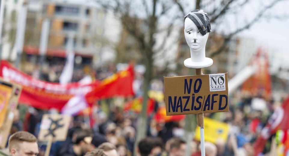    Демонстрация против партии «Альтернатива для Германии» в Эссене. Christoph Reichwein/dpa / www.globallookpress.com