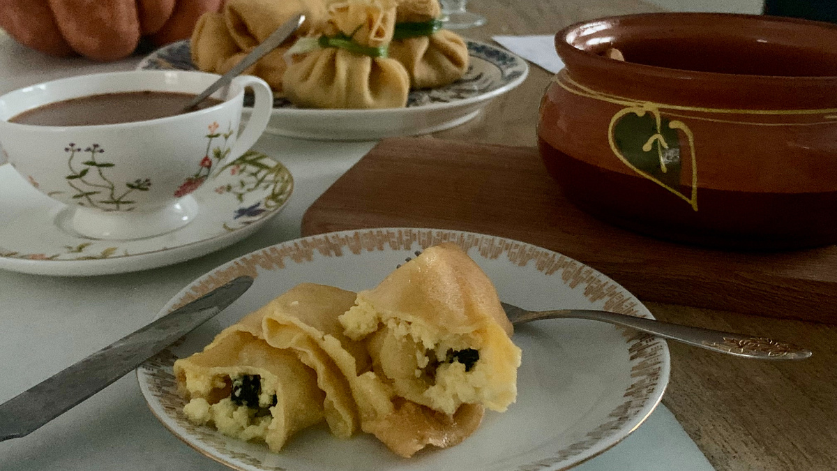 Блины с творогом, с грибами для "умасливания" зятя. Фото автора канала, листайте галерею