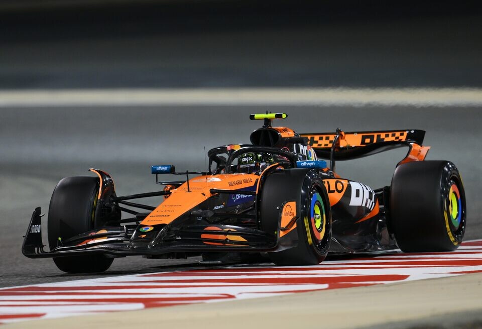    Блэкаут, дождь и лидерство McLaren. Итоги первого дня тестов Формулы 1 в БахрейнеMcLaren