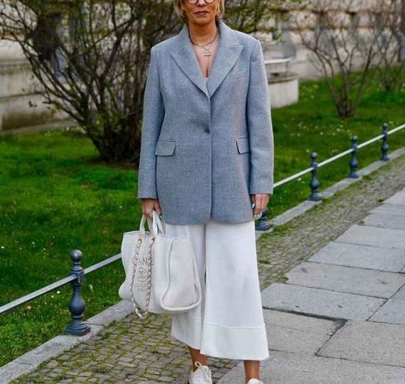 Популярность этого стиля у женщин в возрасте с каждым годом растёт. Что скажите про эти образы?