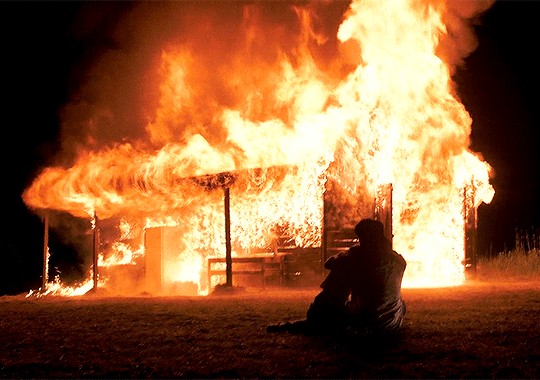 вот так сжигаем всё ненужное