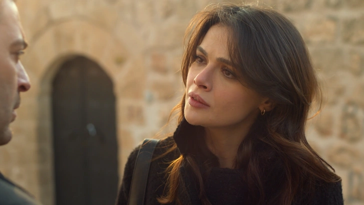 Кадр из сериала «Далекий город»