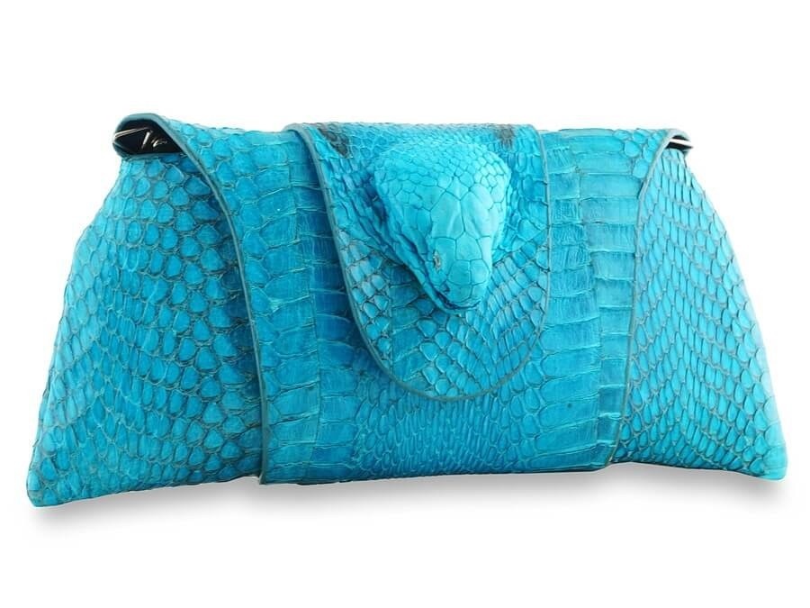 Клатч из кожи кобры с головой