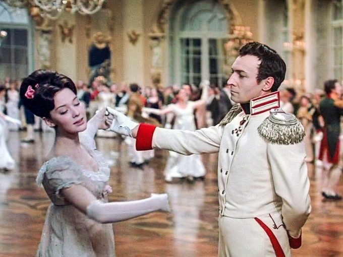 В «Войне и мире» татуировку Тихонов спрятал под перчатками / «Война и мир» / Мосфильм