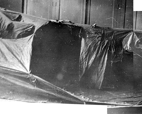 2. Левая половина фото 1. Слева вход.