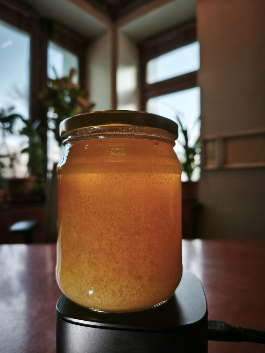 Мёд в стадии кристаллизации