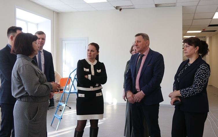    Партийный десант в действии. Фото редакции