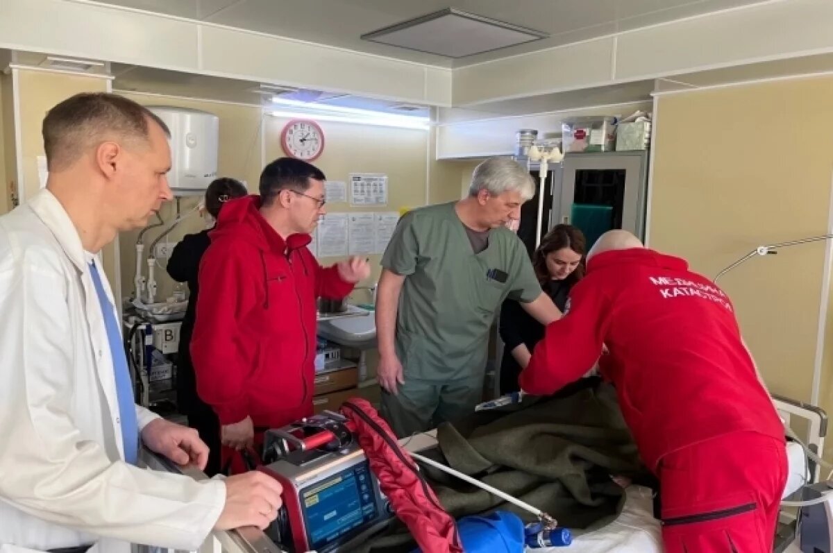    25 февраля с помощью вертолёта санитарной авиации ребёнка доставили во Владивосток в реанимационное отделение детской больницы № 1