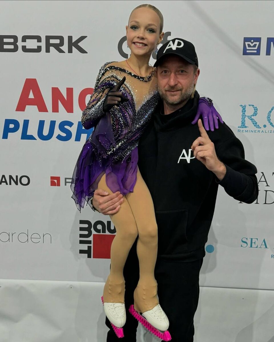 Евгений Плющенко и Елена Костылева. Фото: телеграм-канал Елены Костылевой.