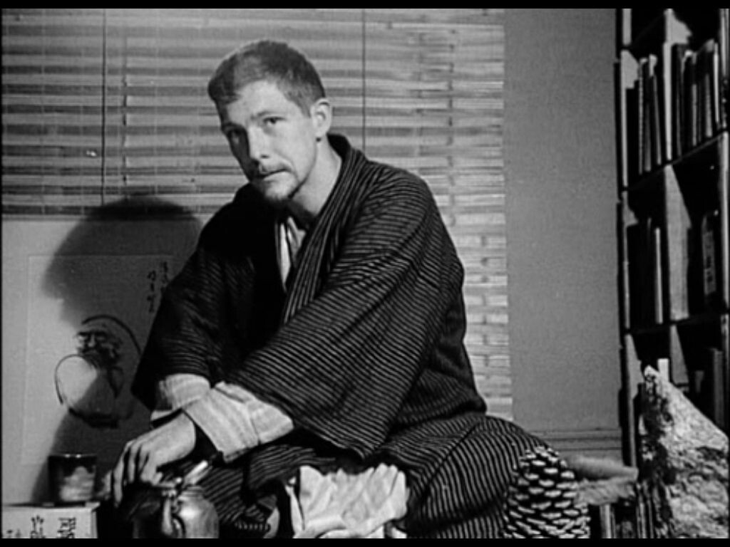 Гэри Снайдер - поэт, переводчик, приятель Джека Керуака и прототип Джафи Райдера. Родился в 1930-м году - и в 2025-м живет и здравствует. 