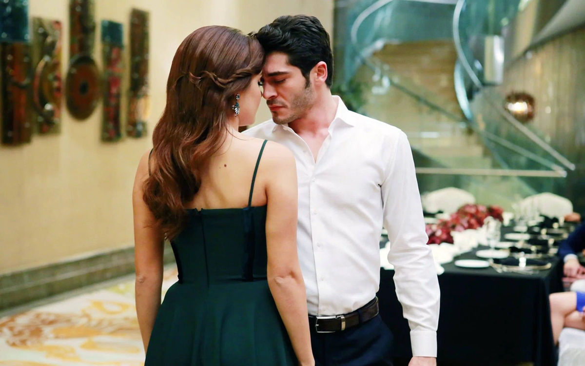 Кадр из сериала "Любовь не понимает слов"