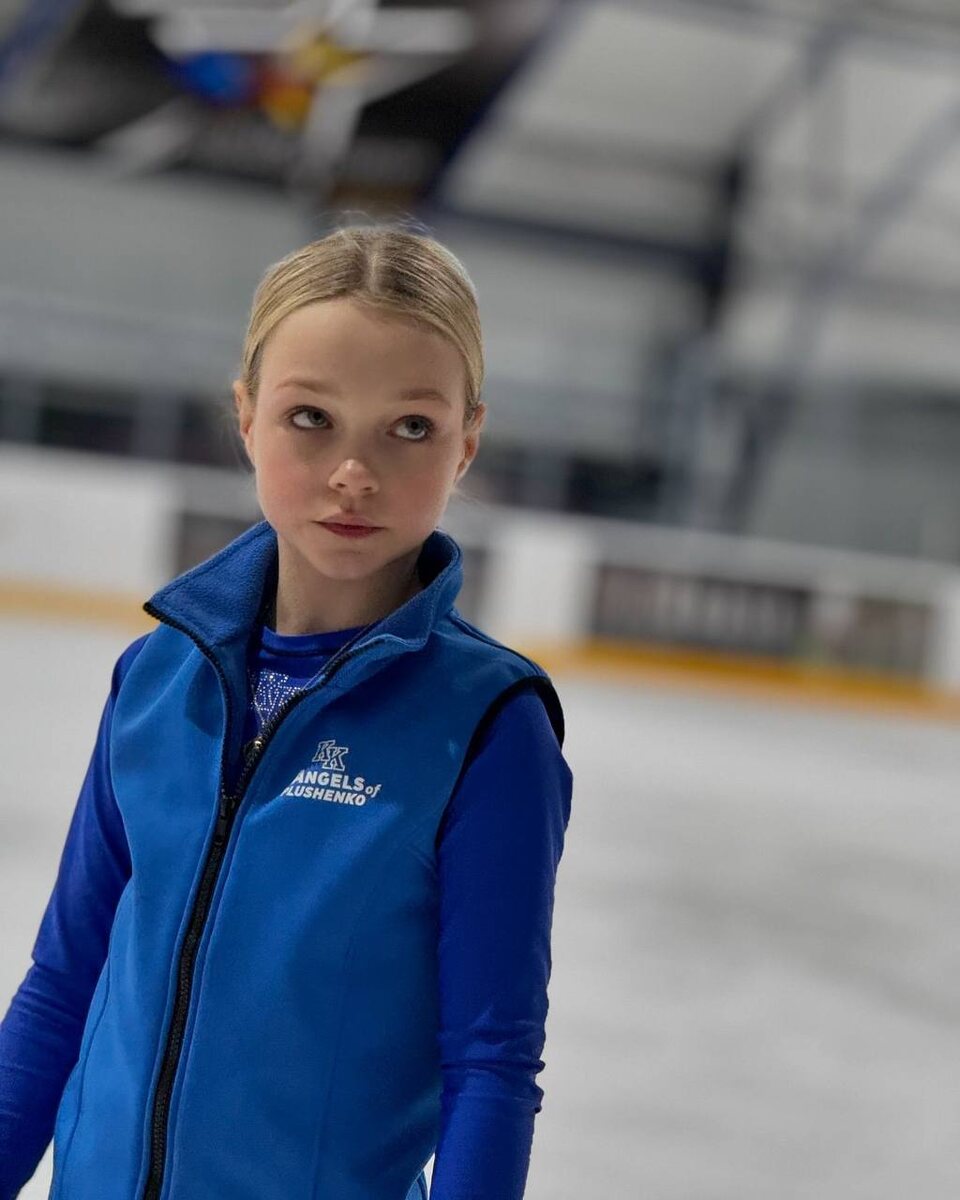 Лена на тренировке почти без макияжа.