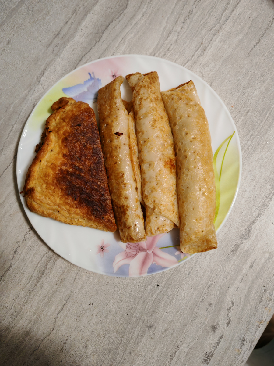 В результате 1 блинчик остался.