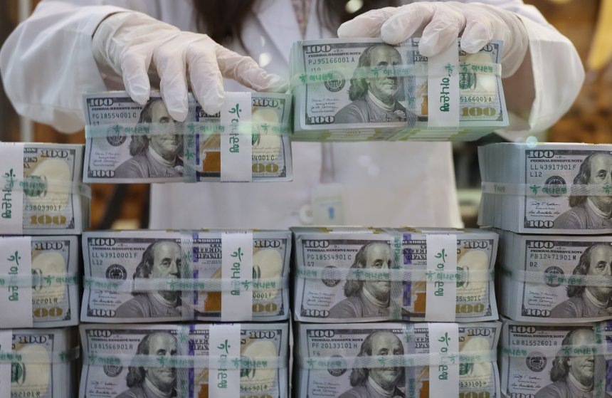 Сортировка 100-долларовых банкнот EPA