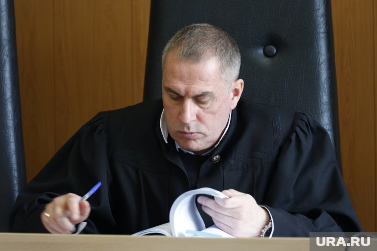 Дело ведет судья Роман Рыбаков. Фото: Екатерина Сычкова © URA.RU