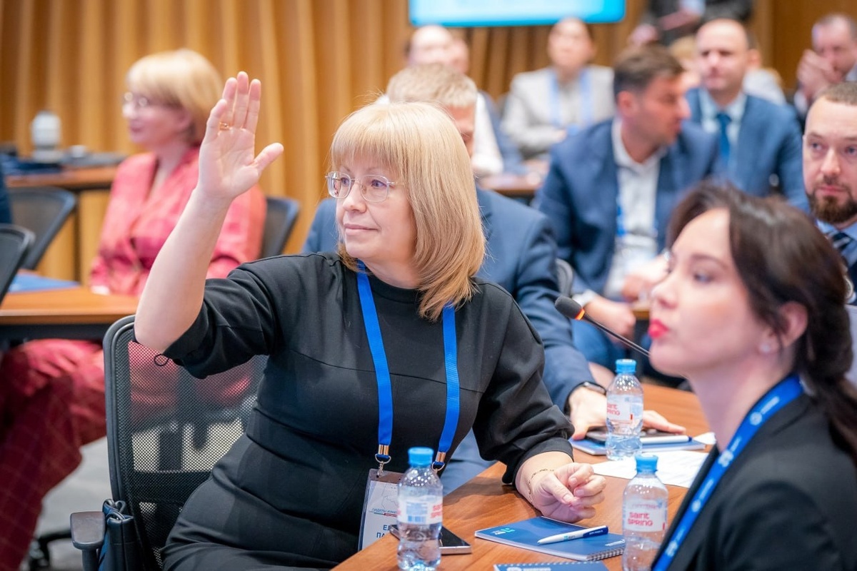    «Лидеры изменений» сели за парты