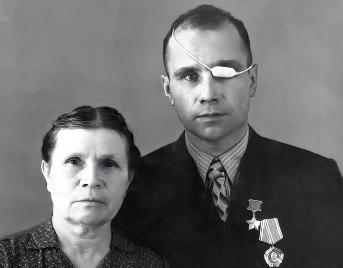 Василий Григин с матерью